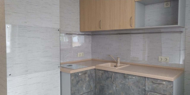 Прозрачный фартук для кухни из монолитного поликарбоната 600*600*3 мм Прозрачный фартук для кухни из монолитного поликарбоната 600*600*3 мм